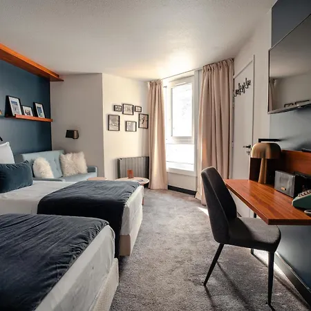 Fahrenheit Seven Hotel 4*