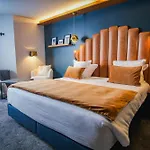 Hotel Fahrenheit Seven