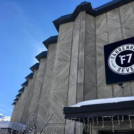 Fahrenheit Seven Hotel 4*