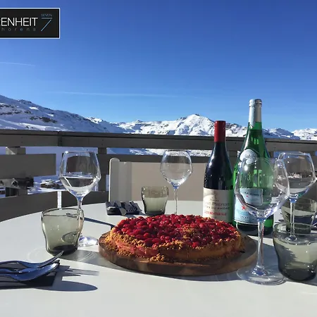 Fahrenheit Seven Hotel 4*