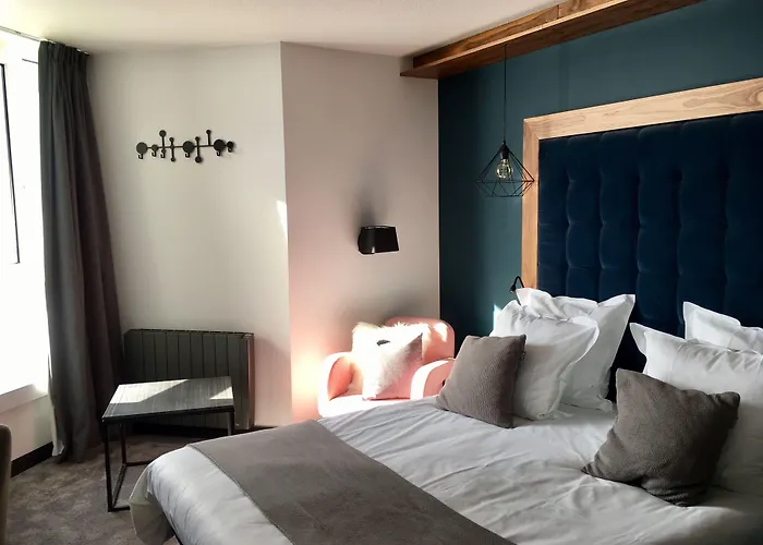 Fahrenheit Seven Hotel